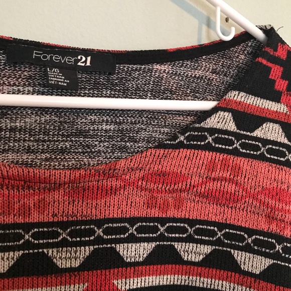 DONATED 🌿: Pattern Long Sleeve - Picture 5 of 5